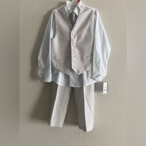 Van Heusen NEW Light Gray Boys Vest Suit Set 4-piece size 7 Special Occasion